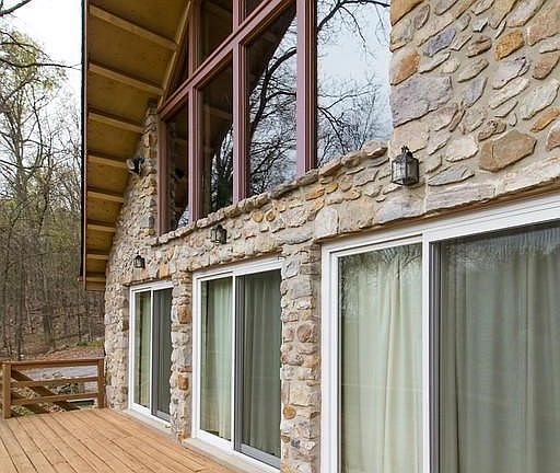 Note Palladian window