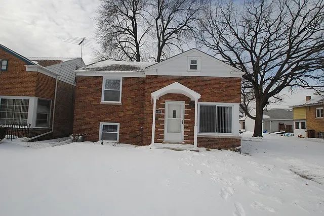 2608 Rhodes Ave photo 1