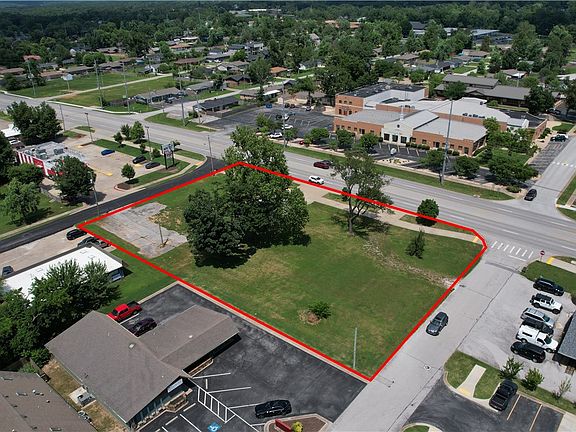 4th image of 803 N Walton Blvd #1