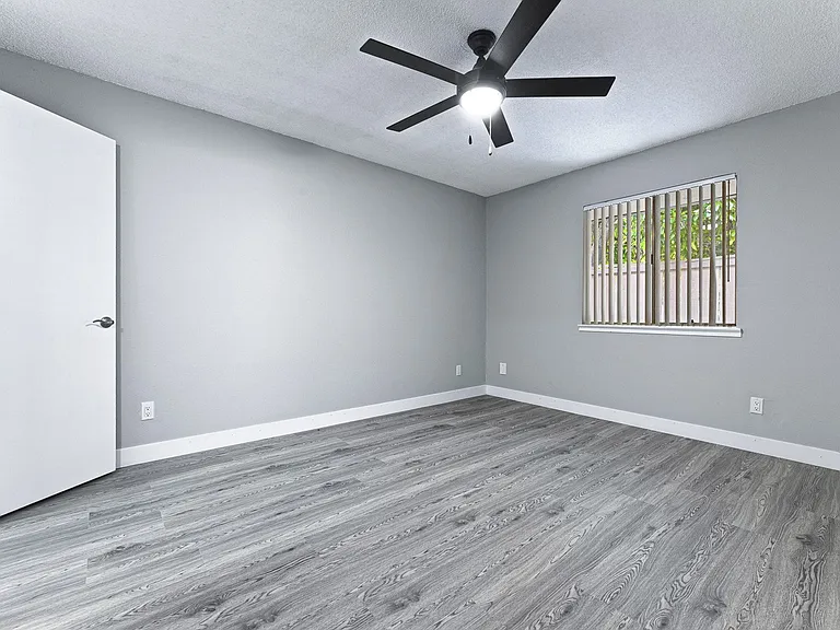Monte Vista Apartments — Photo 8