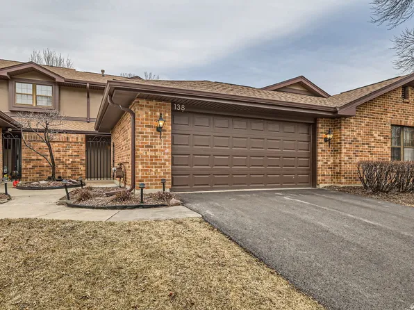 138 Indian Boundary Dr, Westmont, IL 60559