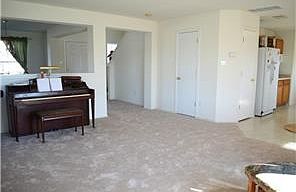 4th image of 129 Wegstrom St