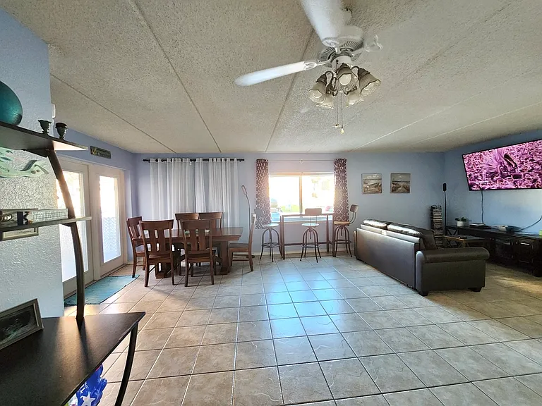 132 E Gardenia St #1 — Photo 2