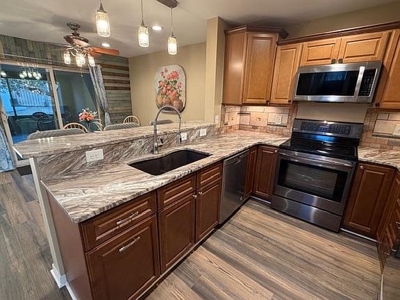 2nd image of 800 Egret Cir APT 52