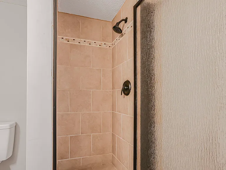 552 Allview Ct — Photo 35