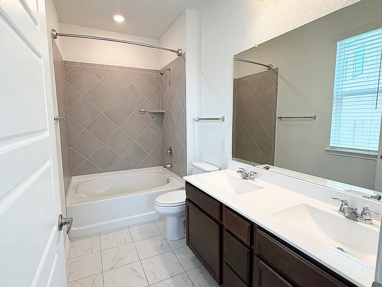 5530 Castle Brook Dr — Photo 10
