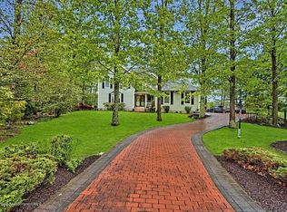 2436 Horseshoe Dr, East Stroudsburg, PA 18301