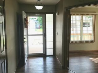 911 S Charlotte Ave, Sioux Falls, SD 57103