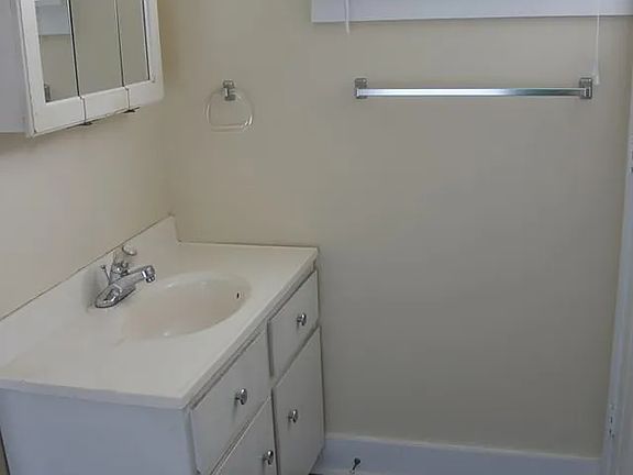 3rd image of 364.5 Barber St