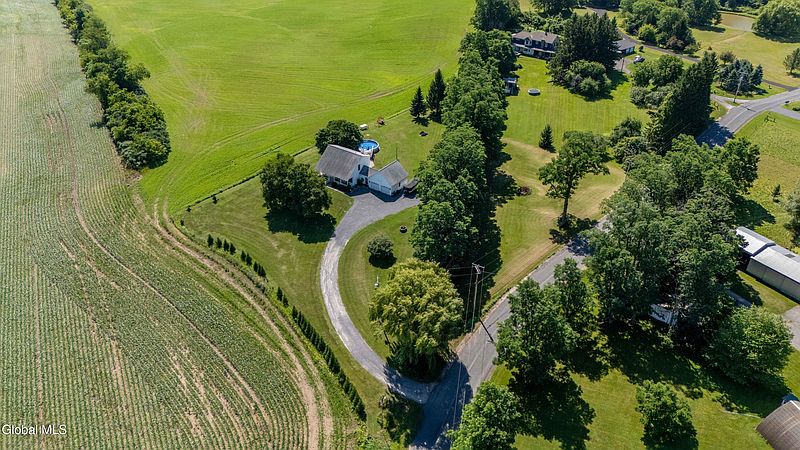 4th image of 391 Sager Road