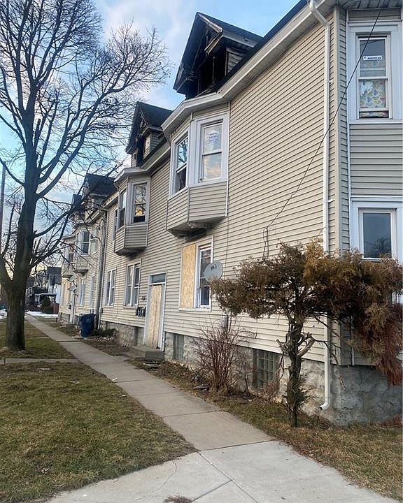 2nd image of 224 Vermont St
