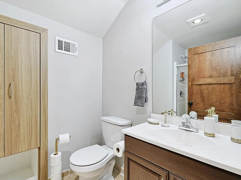 15305 Plum Ln — Photo 29