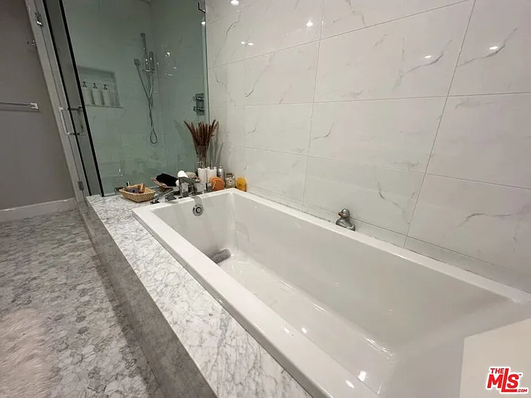 9300 Warbler Way — Photo 21