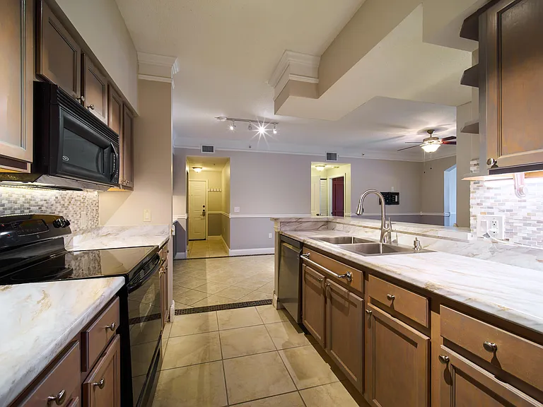6101 Myrtlewood Cir W — Photo 9