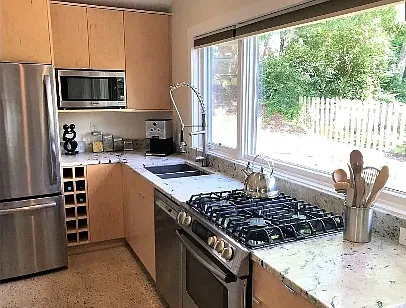 2 bed, 700 sqft, $2,300 — Photo 3