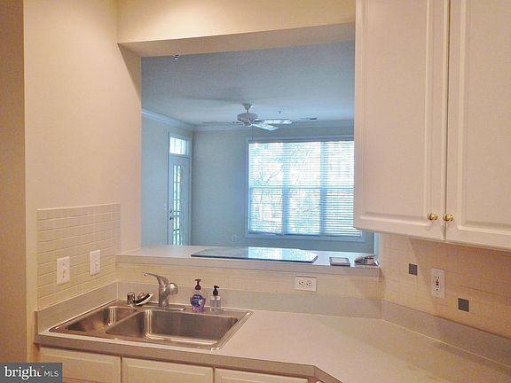 4th image of 2310 14th St N APT 208