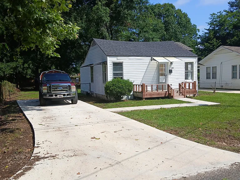 623 Edgar St — Photo 9