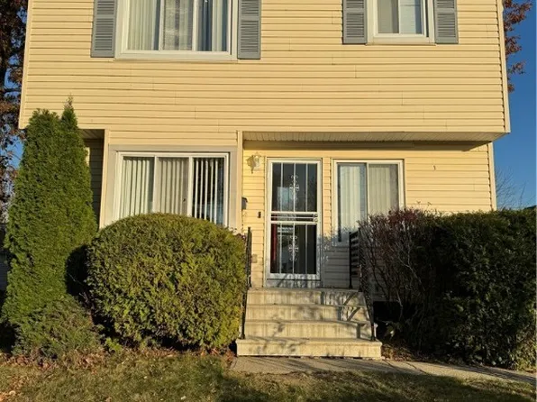 1081 E 168th St, Cleveland, OH 44110