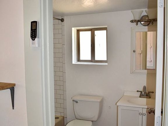 4th image of 517 W Oury St #1