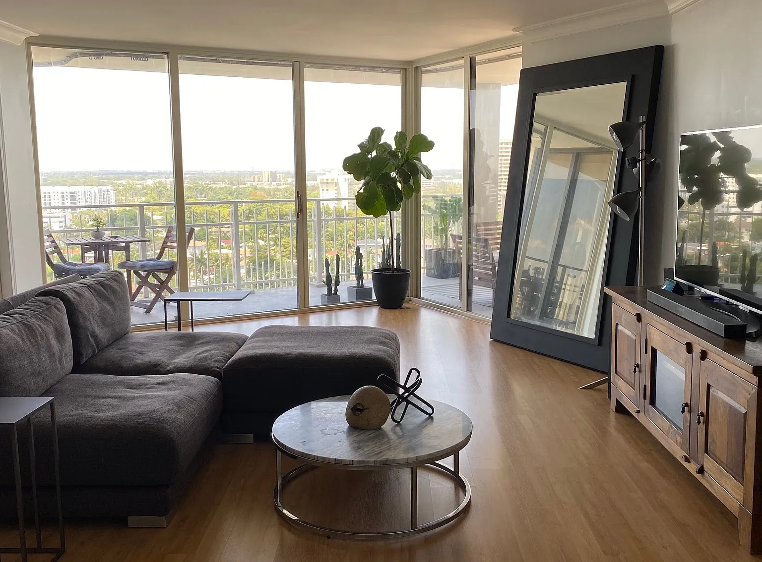 2 bed, 1300 sqft, $3,900 — Photo 4