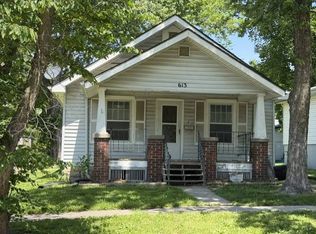 613 E 6th St, Cameron, MO 64429