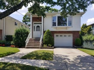 8 Athena Pl, Staten Island, NY 10314
