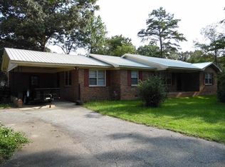 247 Chicken Rd, Hawkinsville, GA 31036