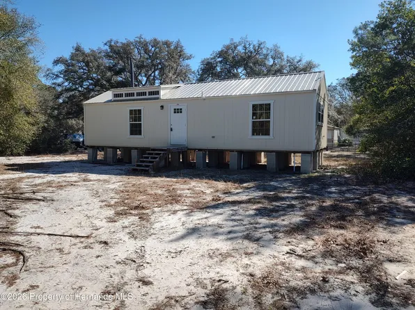 3940 E Camp Izzard Pl, Dunnellon, FL 34434