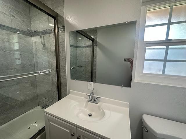 1st image of 3012 N Fruit Ave #8