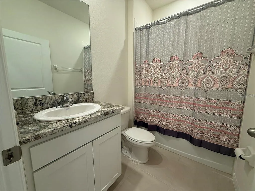 4 bed, 2.5 bath, 2046 sqft, $2,400 — Photo 4