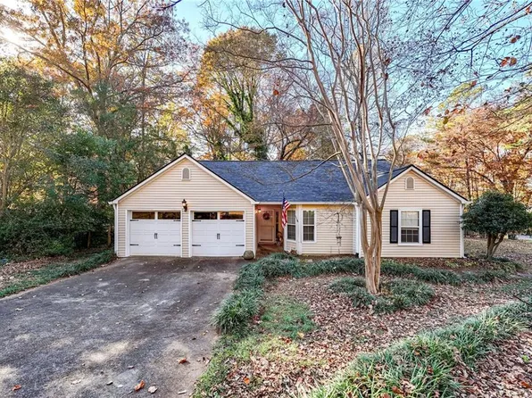 210 Brolley Woods Dr, Woodstock, GA 30189