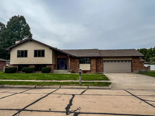 3352 Prairie Ln, Columbus, NE 68601