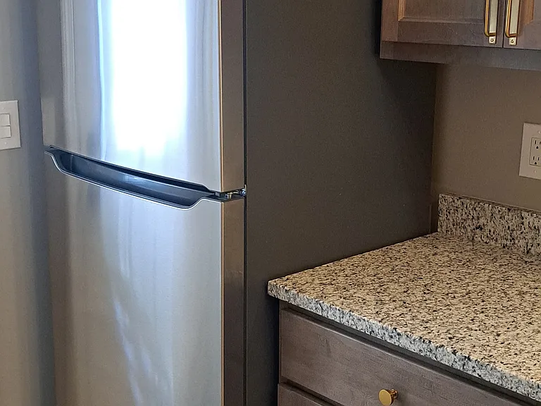 20 Miracle Ln — Photo 2