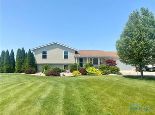 328 Bradner Rd, Northwood, OH 43619