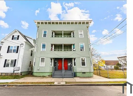 748 Maple St #1 — Photo 5