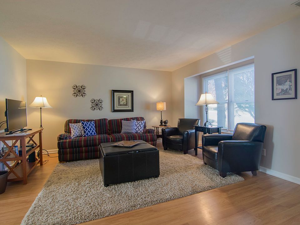 Living Room with XFinity X1 Cable