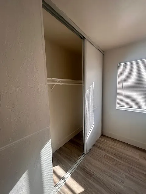 2 bed, 900 sqft, $2,500 — Photo 4