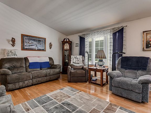 5th image of 331 White Oak Trl
