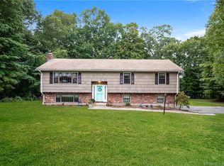 9 White Oak Rd, Shelton, CT 06484