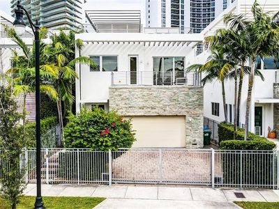 18935 S Atlantic Blvd, North Miami Beach, FL, 33160