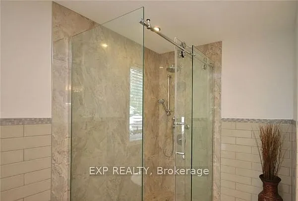 1326 Fontenay Cres — Photo 17