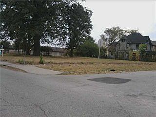 2nd image of 2112 N Park Ave