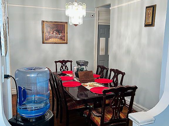 2nd image of 25 Tennis Ct APT 4G