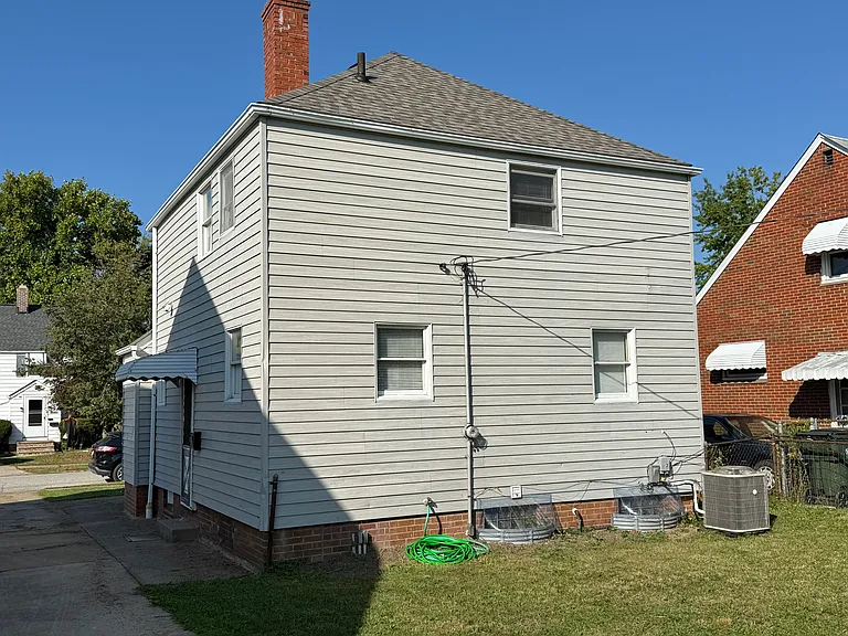 22600 Ivan Ave — Photo 10