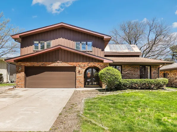 4212 Cedarwood Ln, Matteson, IL 60443