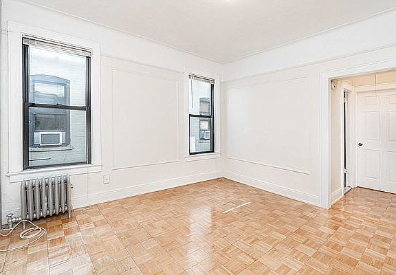 2nd image of 33-30 29th St #2R