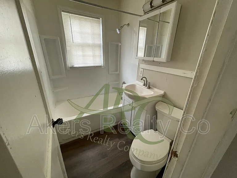 2210 Court St — Photo 2