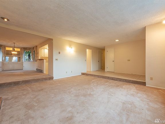 5th image of 10806 SE 295th St