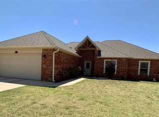 1405 NE Scenic Rdg, Elgin, OK 73538