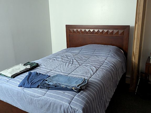 5th image of 218 Dey St